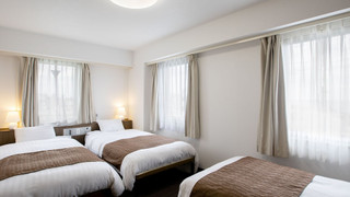 [禁煙] トリプルルーム (24平米/ベッド幅110cm×3台/1-3名利用)