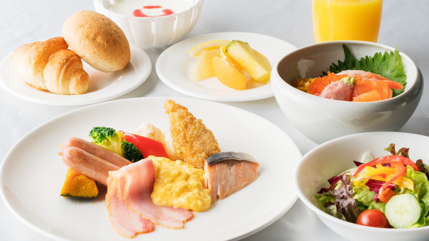 パン好きにはたまらない焼き立てパン食べ放題の朝食3995941