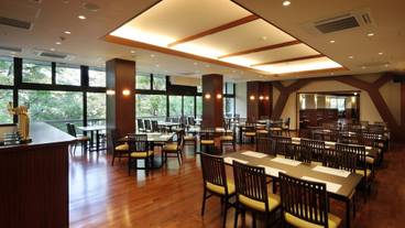 レストラン「ハーモニー」テーブル席 / 4