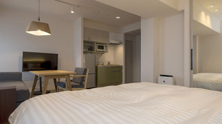 デラックスキングB（シャワーブース ベッドサイズ200㎝+ソファベッド 禁煙 定員3名）