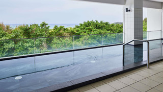 スーペリアルーム：シングルベッド2台、シャワーブース