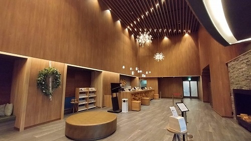 ロビーは広く豪華