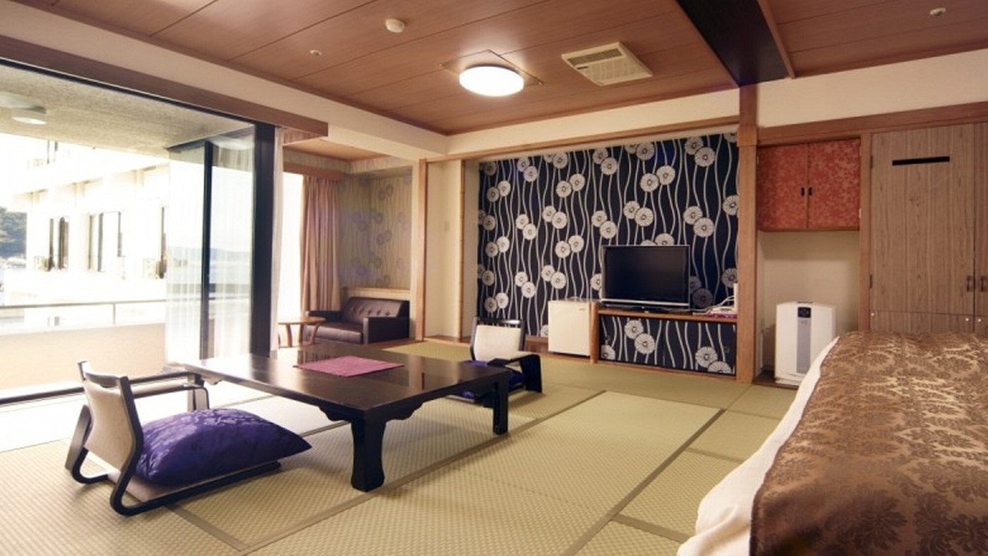 露天風呂からの夕暮れが美しい3982830