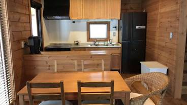 客室内のダイニングエリア / 14