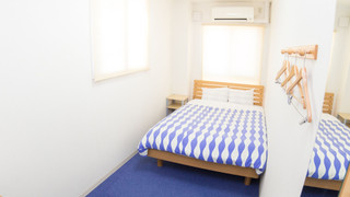 ダブルルーム (Shared Bathroom)