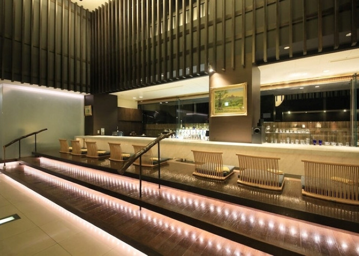 足湯をしながらカクテルやコーヒーが楽しめるユニークなカフェバーも♪観光のあとの足の疲れをほぐしてくれます