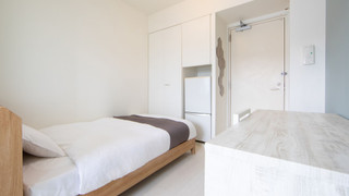 シングルルーム セミダブルベッド 1 台 (チェックイン時間15時~18時)