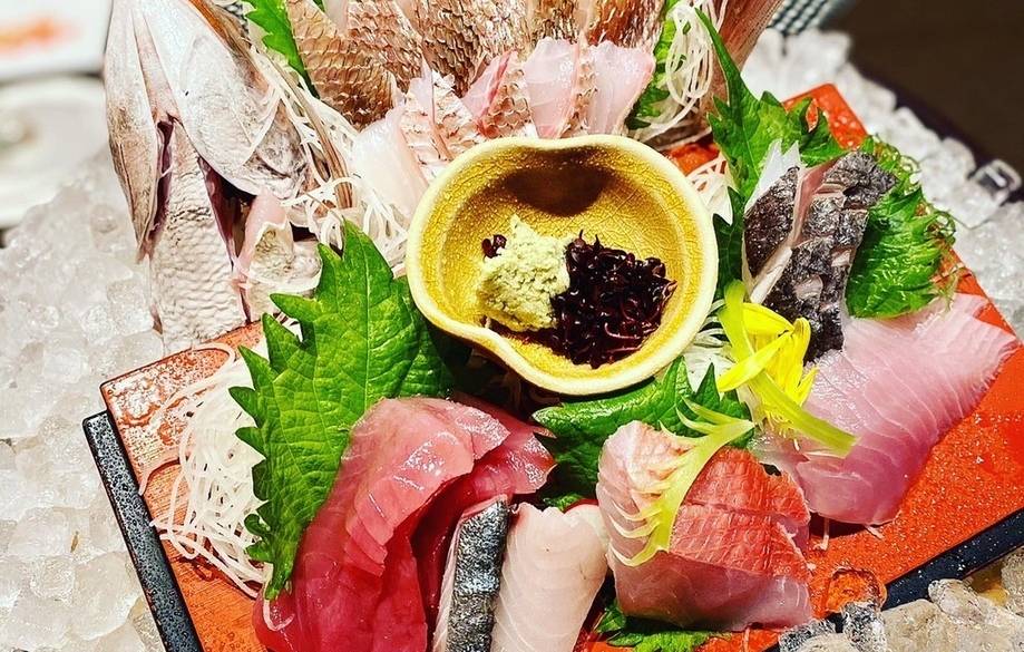 個室ダイニングが良い
新鮮で豪華な魚介に舌鼓 / 1