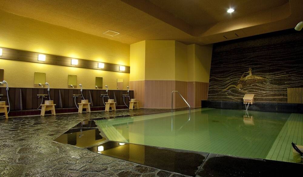 部屋風呂や大浴場で
名湯・熱海温泉を堪能 / 4