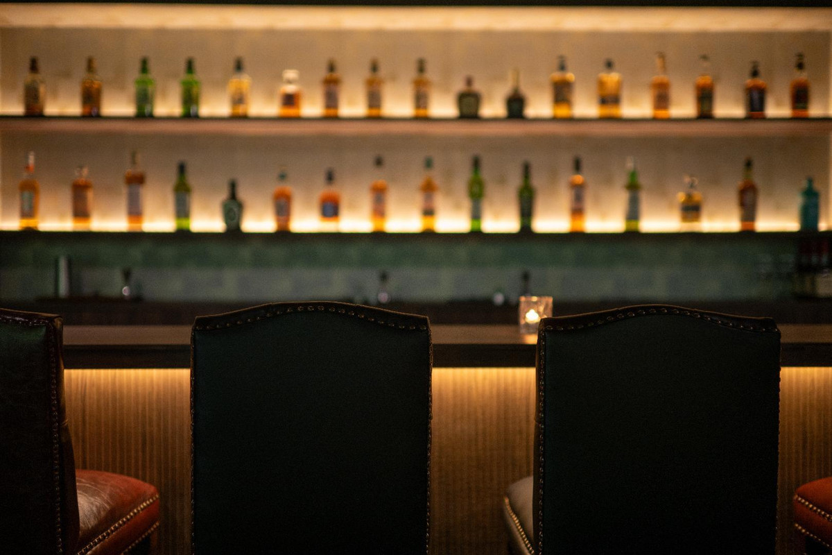 THE LOUNGE H&ecirc;tre