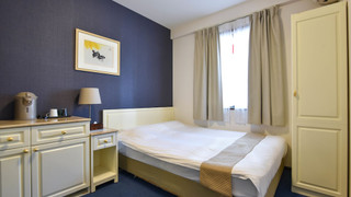 エコノミー ダブルルーム 喫煙可