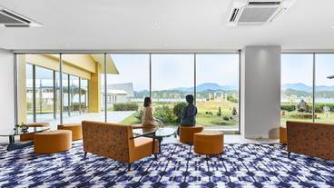 ロビー応接スペース / 4