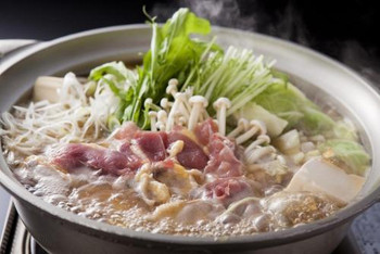 じっくりとぬる湯を満喫した後は、名物キジ鍋に舌鼓！3525968