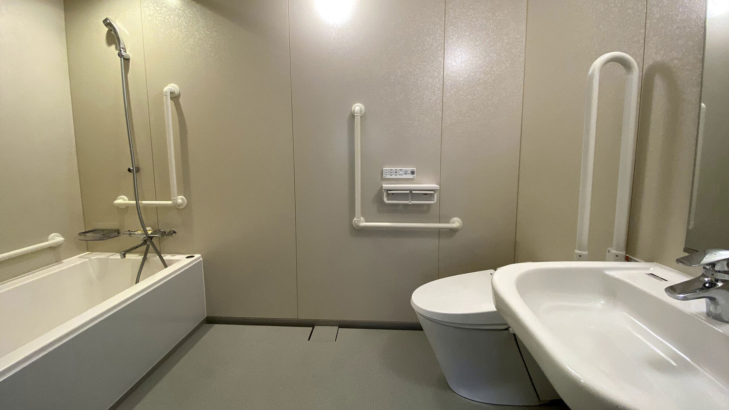 ユニバーサルダブルのバスルーム