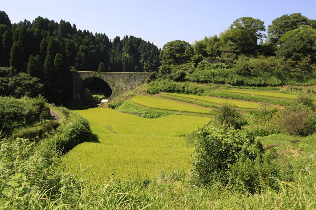 江戸時代後期に架けられた石造りの水道橋1480176
