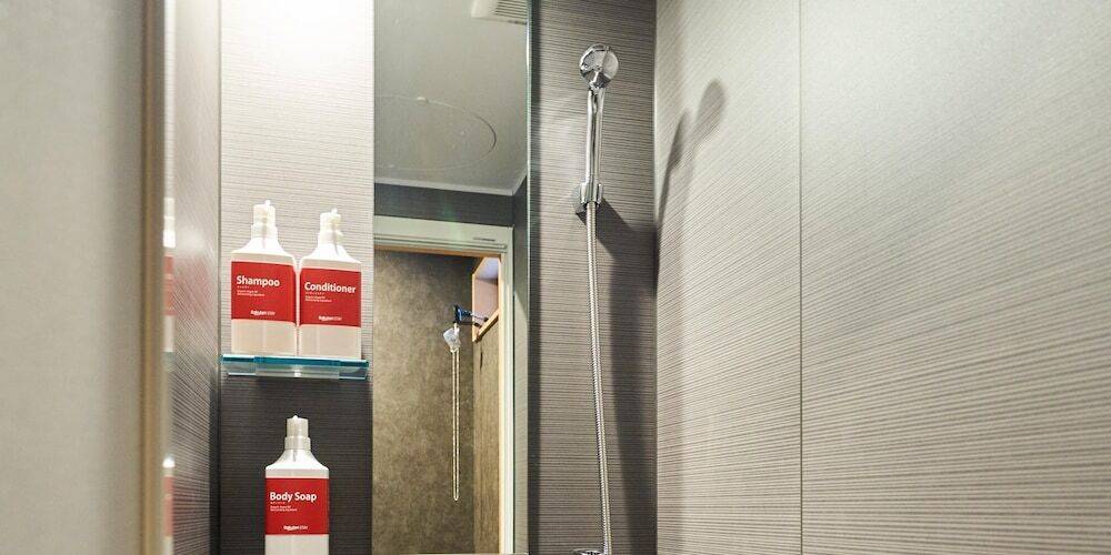 シャワールーム一例 / 3