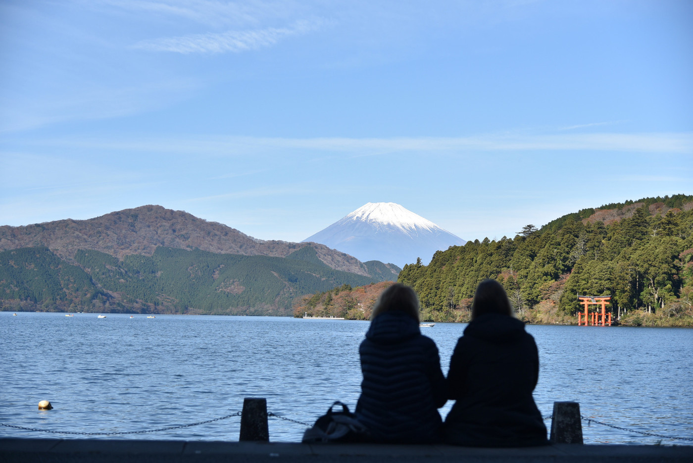 富士山眺めながら仲良く休憩