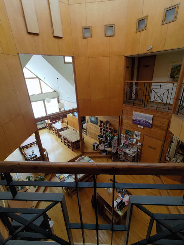 吹き抜けのロビー