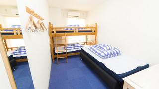 ツインルーム (with Sofa,Shared Bathroom)