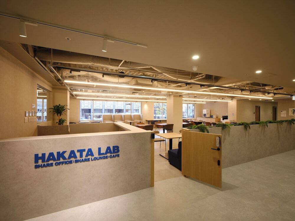 ラウンジ