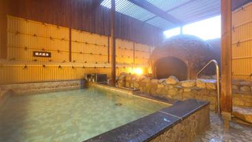 屋内スパ浴槽 / 1