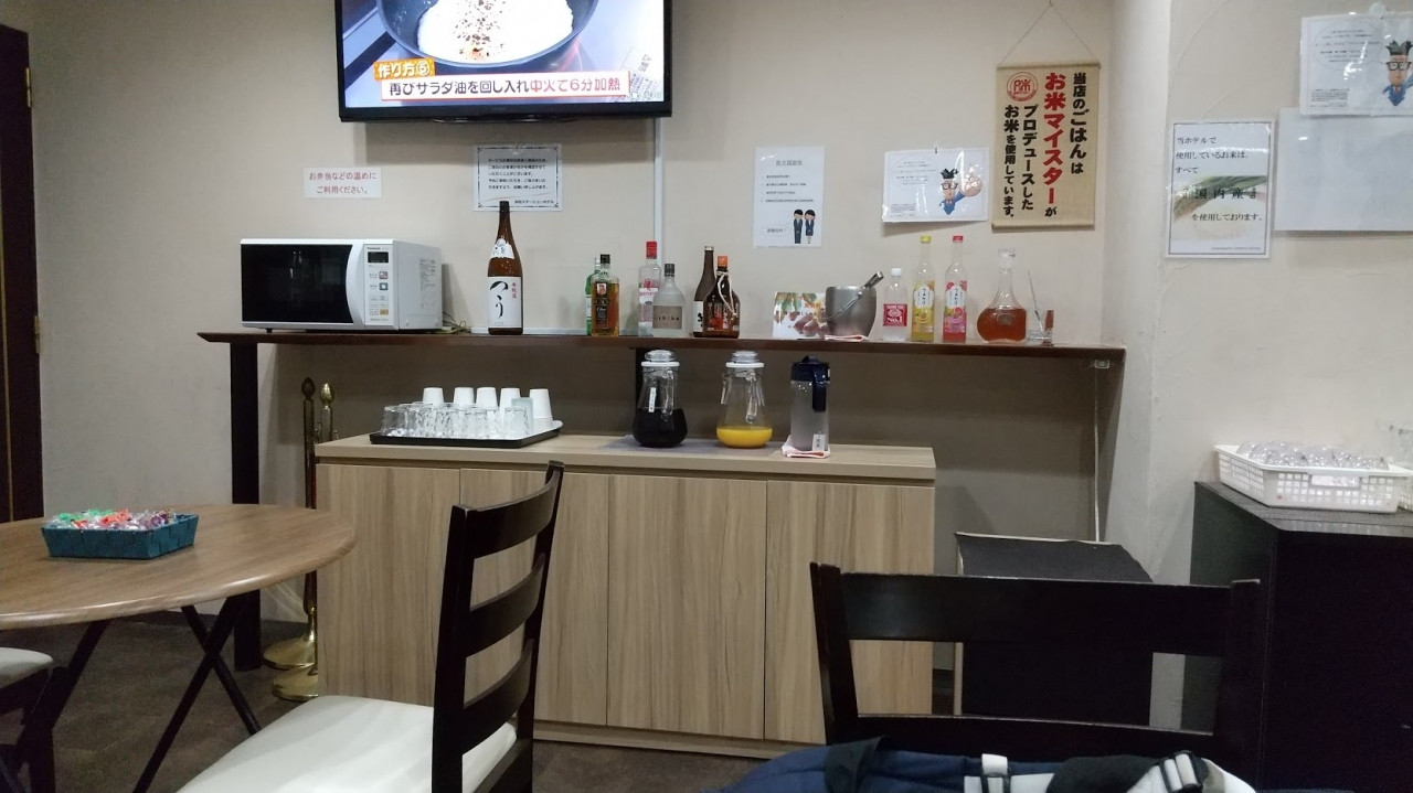 ハッピーアワーはセルフでお酒が飲める