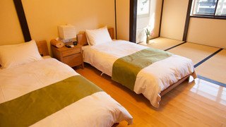 町屋一棟貸し（ベッド + 布団）