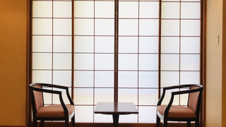 1 階 和室 バリアフリー 共用バスルーム