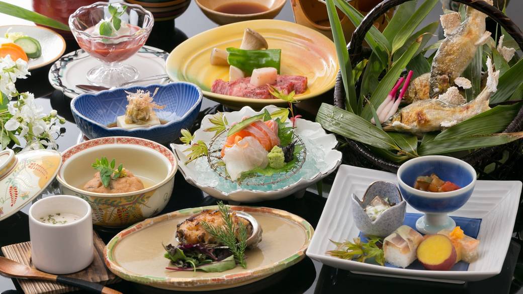 滋味豊かな
季節の会席に舌鼓 / 1