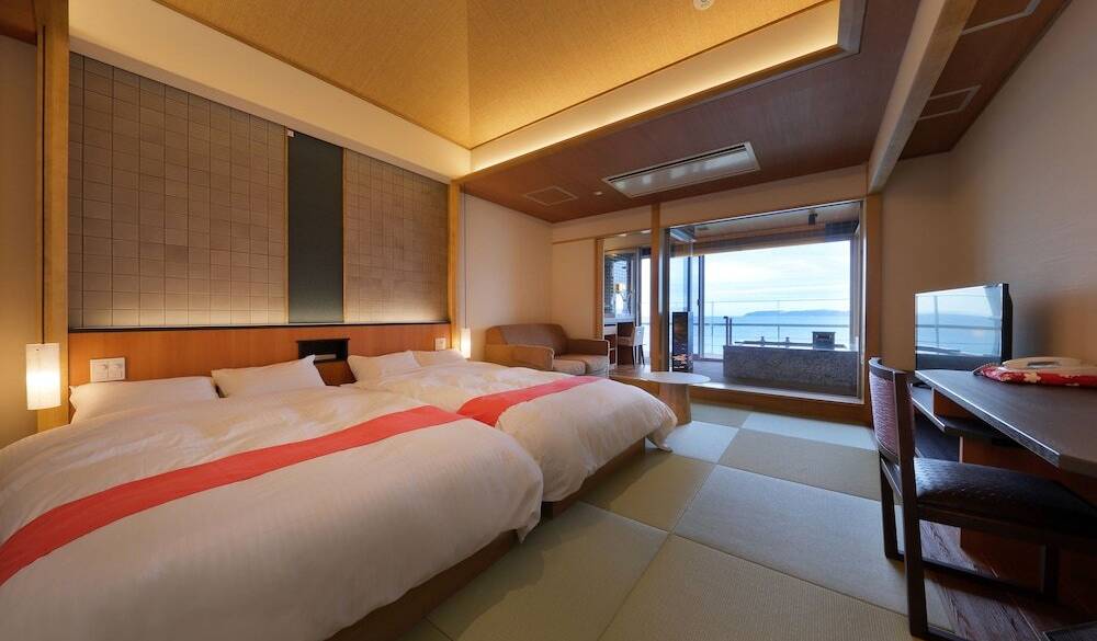海を眺めながら
お部屋で娘とのんびり / 2