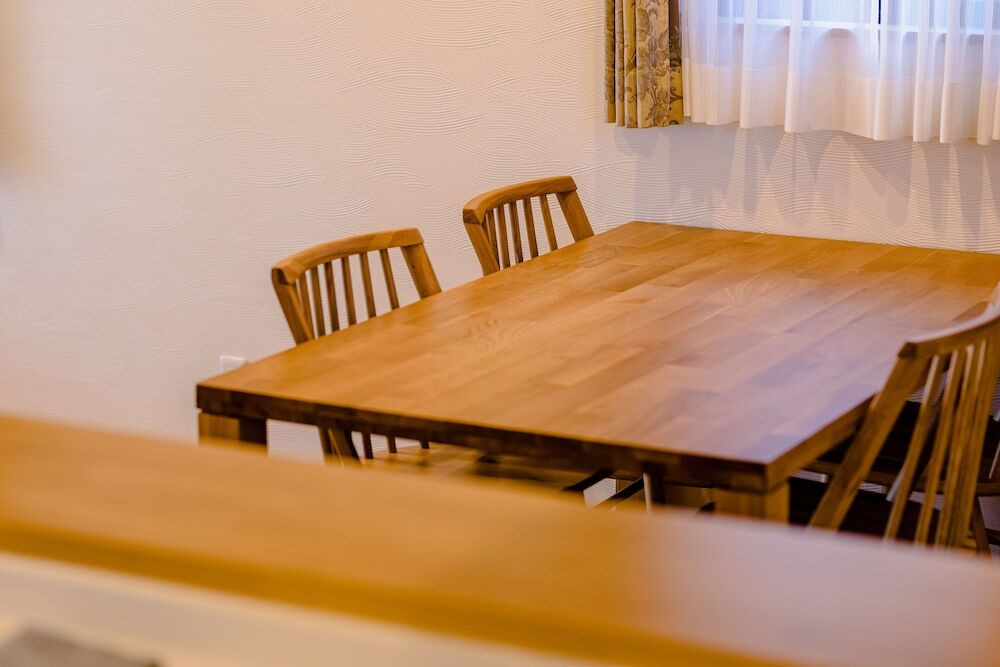 客室内のダイニングエリア