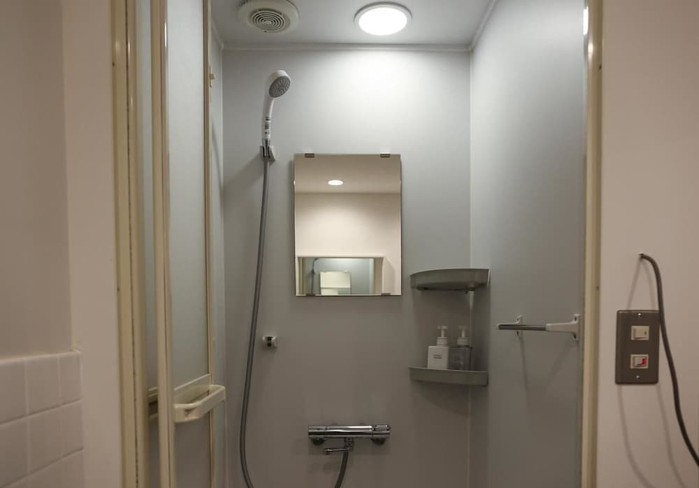 バスルームのシャワー