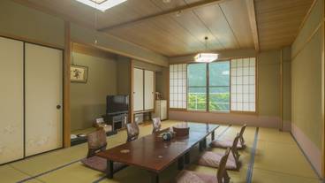 客室内のダイニングエリア / 9