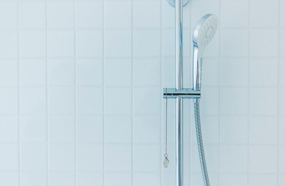 バスルームのシャワー