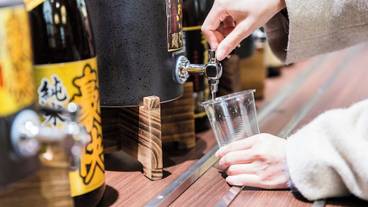 食事・飲み物 / 3