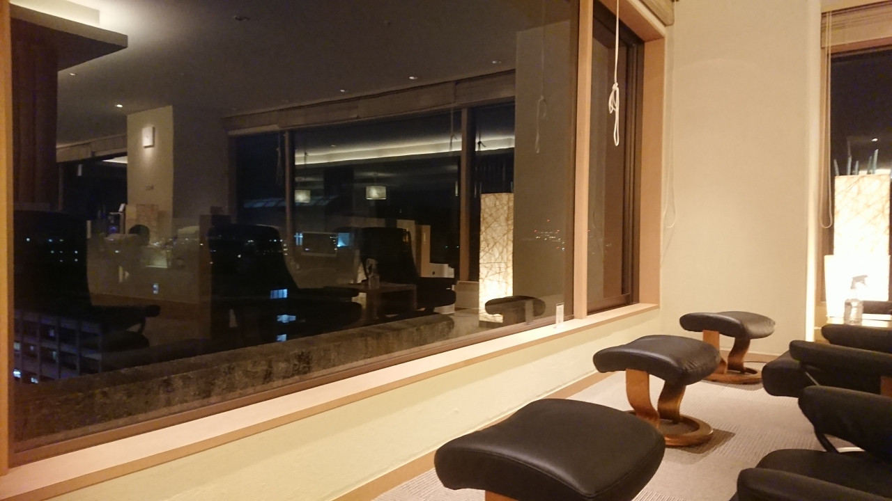 １３階スパにあるラウンジ。男女兼用、WiFi利用可能