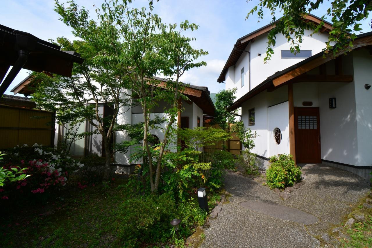 贅沢岩風呂を2人で独占♪全室離れの和風旅館3391161