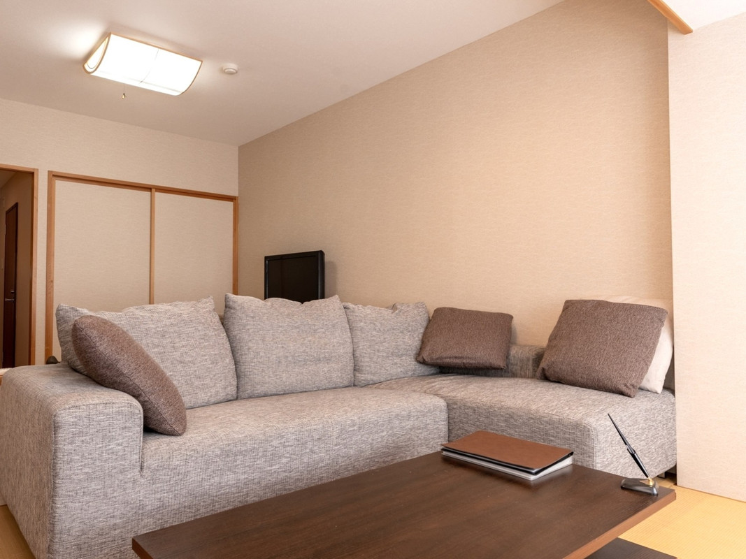 スイートルーム 和室ソファ