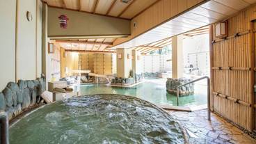 桧大露天風呂 花桧 / 2