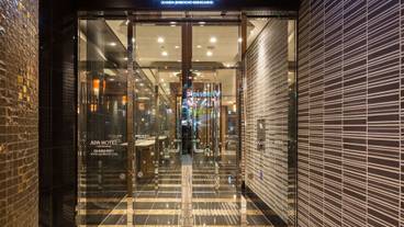 施設の入り口 / 12