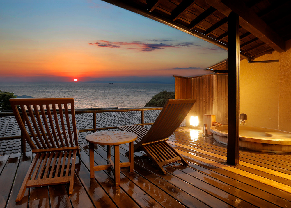 海と夕陽の絶景にこだわりの美食！全てが心に焼き付く離れ宿4046981