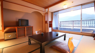 和室 [河口湖側]