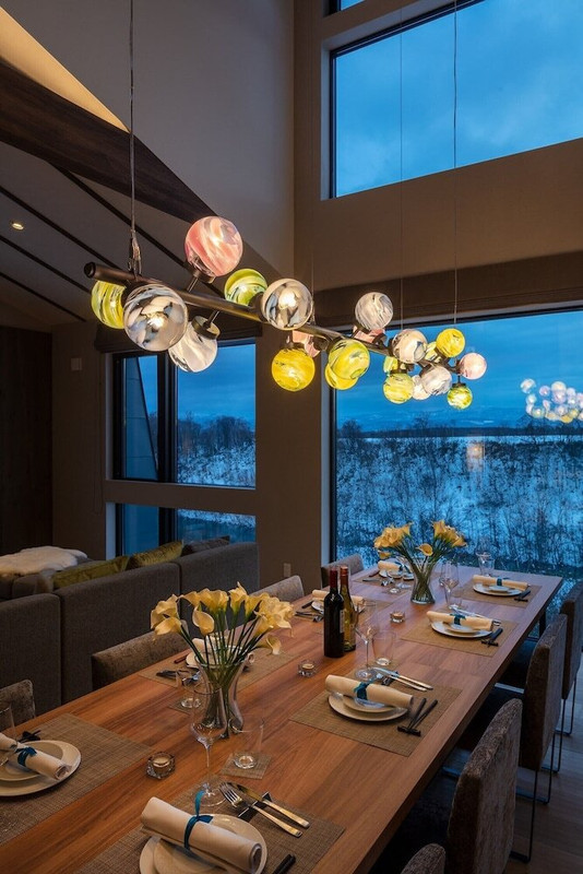 客室内のダイニングエリア