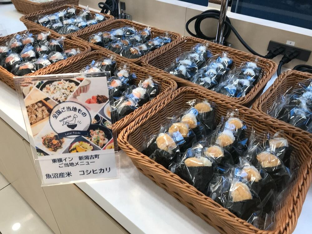 朝食