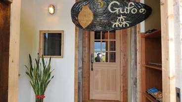 内部エントランス / 2