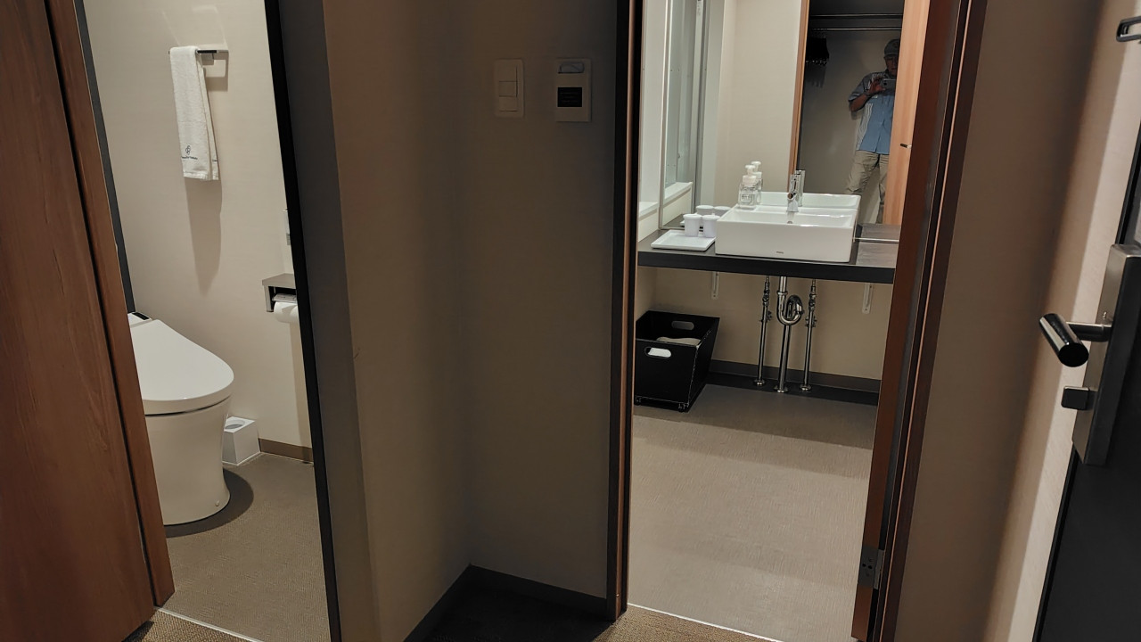 トイレが別室なのでゆったりできる