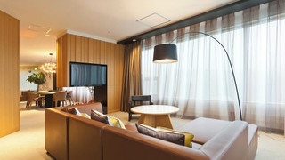 ロイヤル スイート ベッド (複数台) タワー (High Floor)