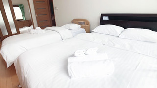 3ベッドルーム 2階建て一軒家 バルコニー付き 禁煙