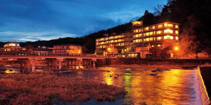 三朝薬師の湯 万翆楼（鳥取県 旅館） / 1