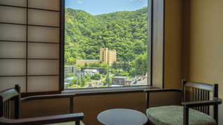 ハリウッドツイン 35平米 禁煙 / 国道側 / 天然温泉客室風呂付き